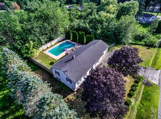 27 Kennison St, Manchester, ME 04351