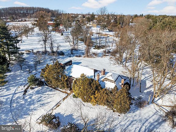 2nd image of 1511 Laurie Ln