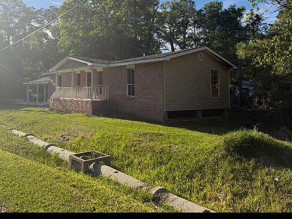 3rd image of 758 N Magnolia St