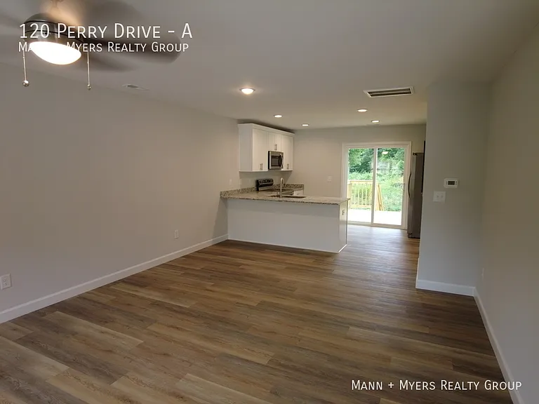 120 Perry Dr #A — Photo 6