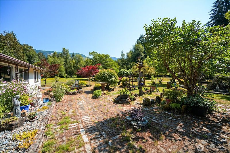 2nd image of 5430 Mosquito Lake Road