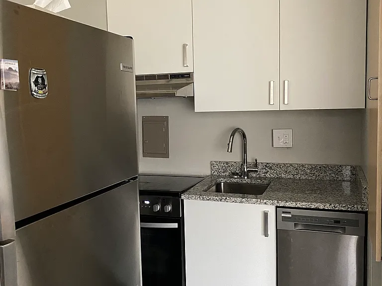 11820 Edgewater Dr #423 — Photo 5
