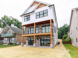 7372 Walnut Hl, Manitou Beach, MI 49253