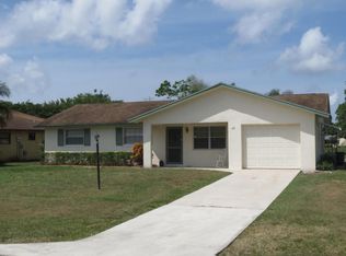 49 Cuyahoga Rd, Lake Worth, FL 33467