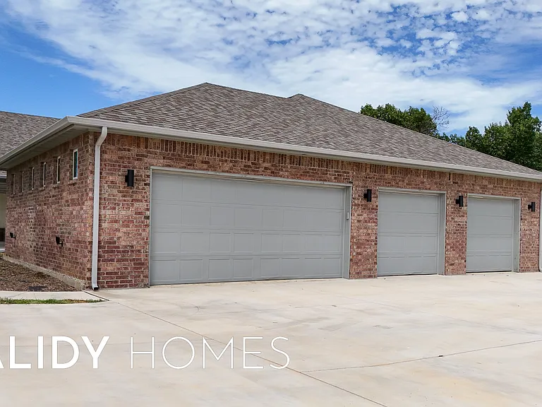 1760 Salma Rd — Photo 35