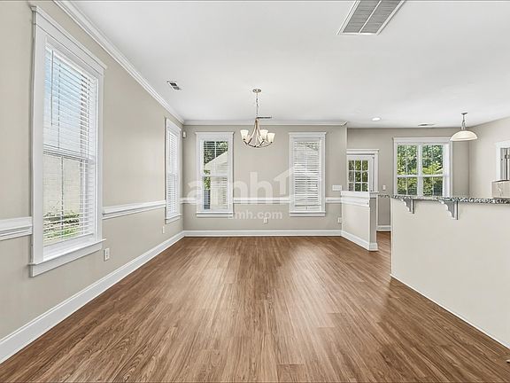 5th image of 1304 Carol Oaks Dr