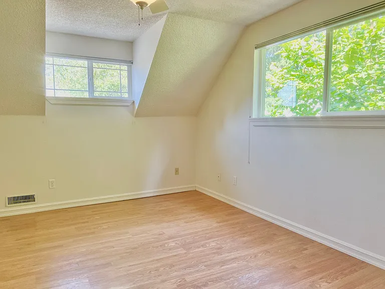 1725 Union Ave SE — Photo 37