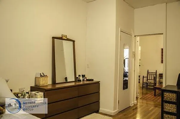 Sold by Metropolitan Property Group | media 19