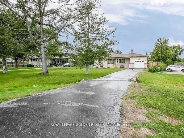 2082 Lea Rd, Innisfil, ON L9S 1T3