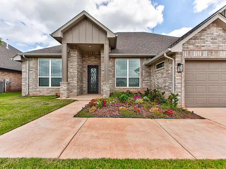 3027 Pescara Dr — Photo 5