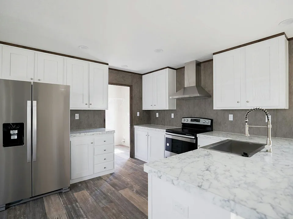 218 Islero Dr