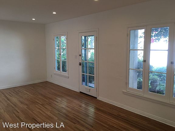 3rd image of 7956 2/8 Norton Ave