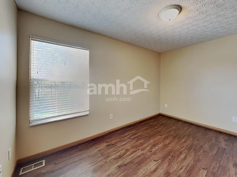 8245 Crete Ln — Photo 19