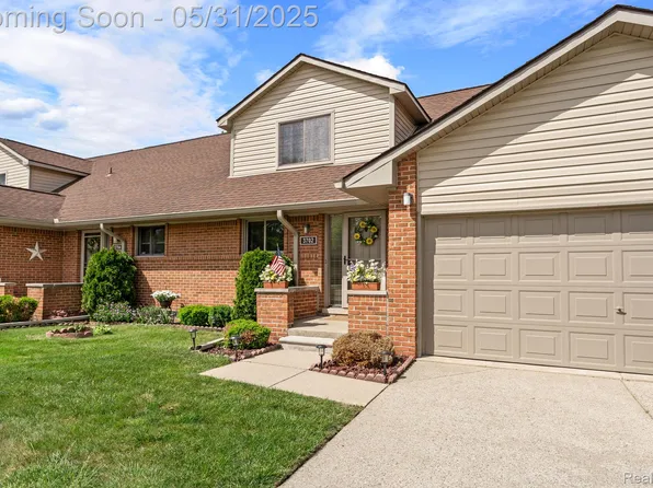 3702 Old Creek Rd, Troy, MI 48084