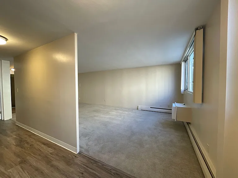 Executive Apartments — Photo 9