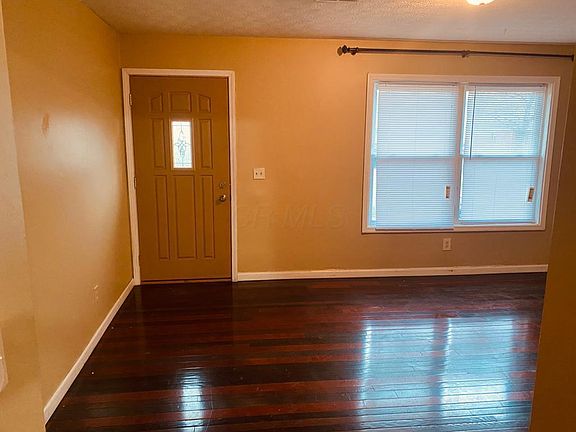 2nd image of 2619 Blackthorne Pl