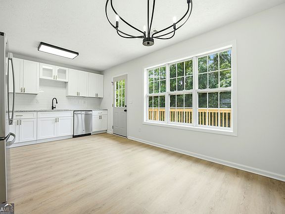 5th image of 3537 Southchase Dr