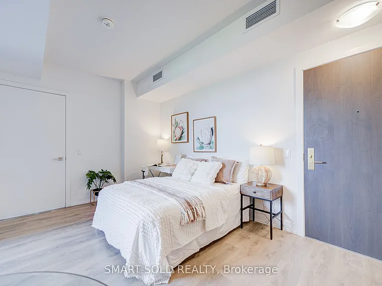 268 Buchanan Dr #305W — Photo 28