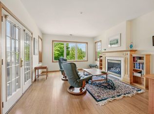 951 Golden Aspen Pl, Ashland, OR 97520