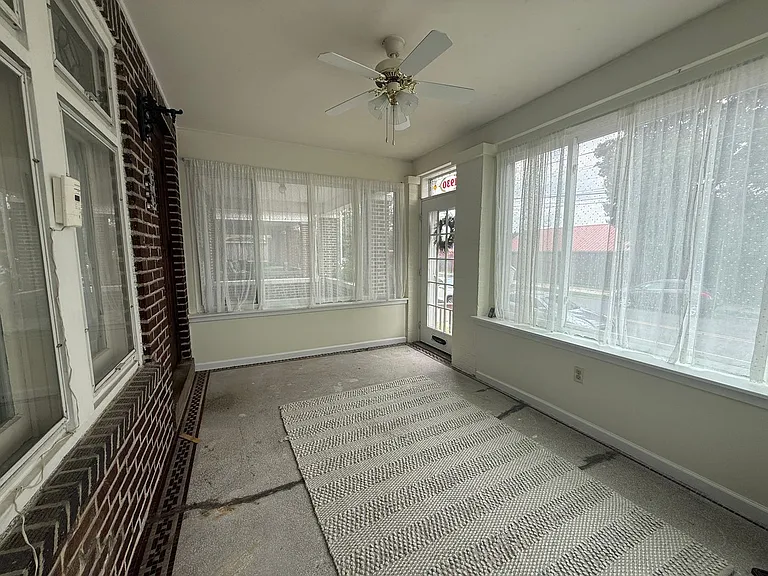 1930 W Chew St — Photo 20