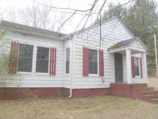 2nd image of 2738 Tuckaleechee Pike