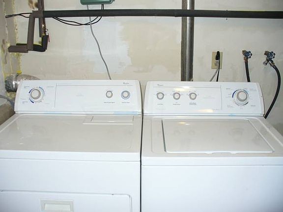 Washer/Dryer Included