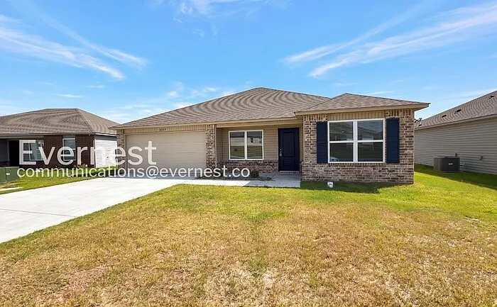 4 bed, 2.0 bath, 2250 sqft, $1,695 — Photo 1