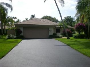 4820 Pine Tree Dr, Boynton Beach, FL 33436