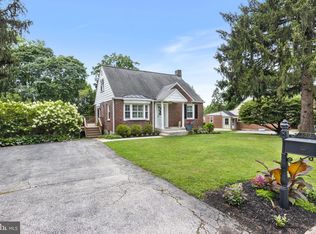 352 McMull Dr, Wayne, PA 19087