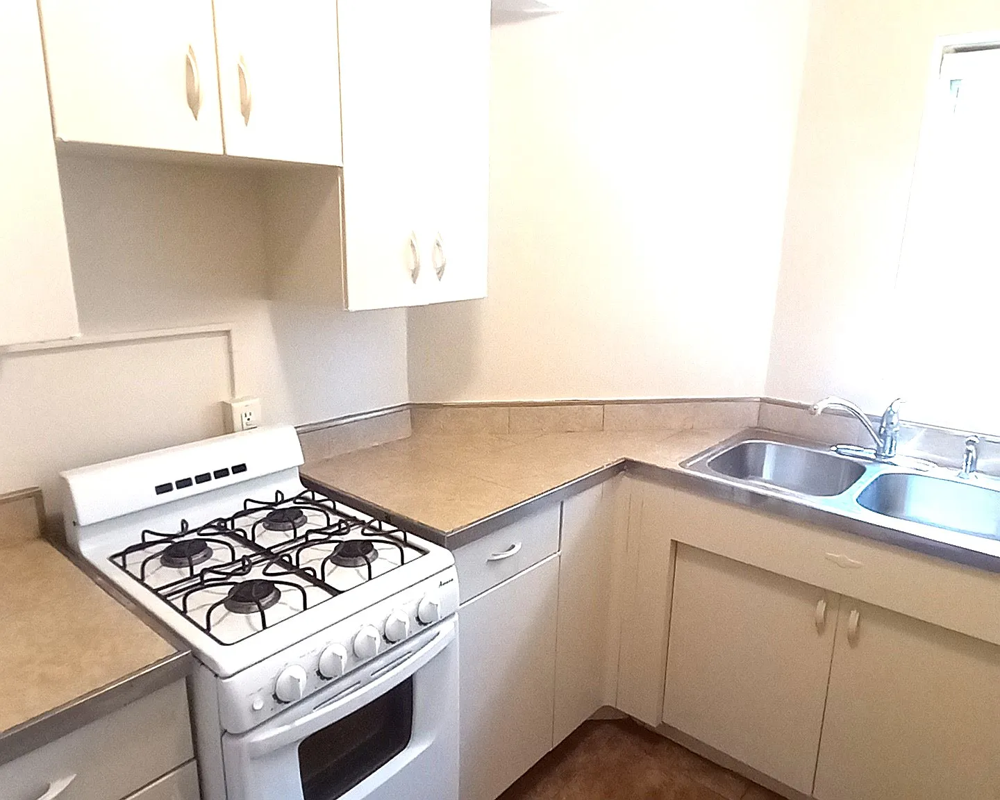 1 bed, 700 sqft, $919 — Photo 3