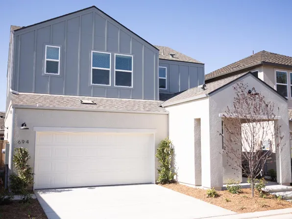 694 Alexis Way, Madera, CA 93636