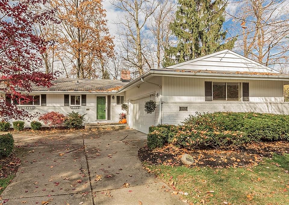 1st image of 22676 Locust Ln