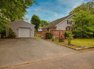 12 Landvale Rd, Spotswood, NJ 08884