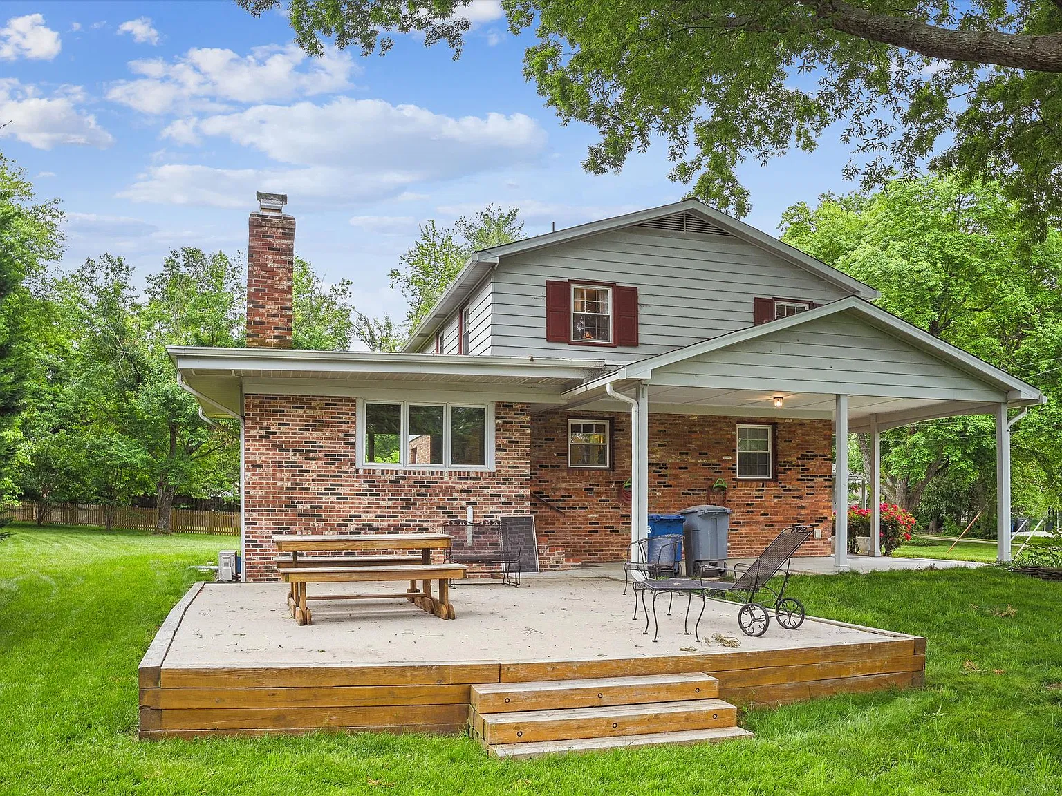 4 bed, 2.5 bath, 1989 sqft, $4,300 — Photo 4