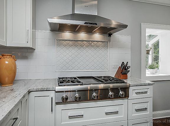 4th image of 819 Highland Ave