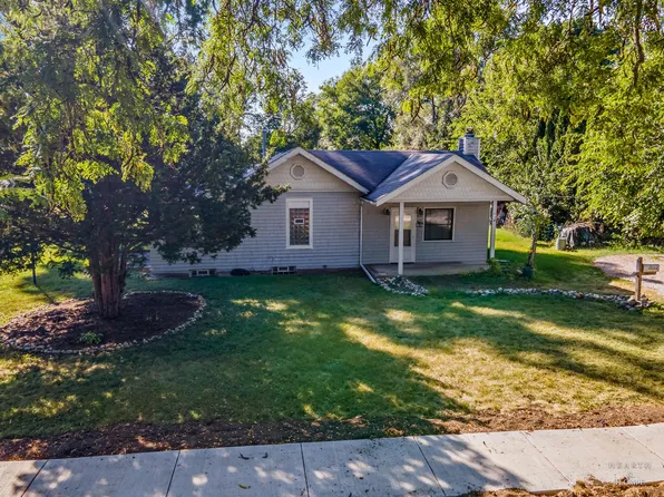 800 S River Rd, Fox River Grove, IL 60021
