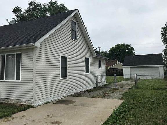 Side pic of the House