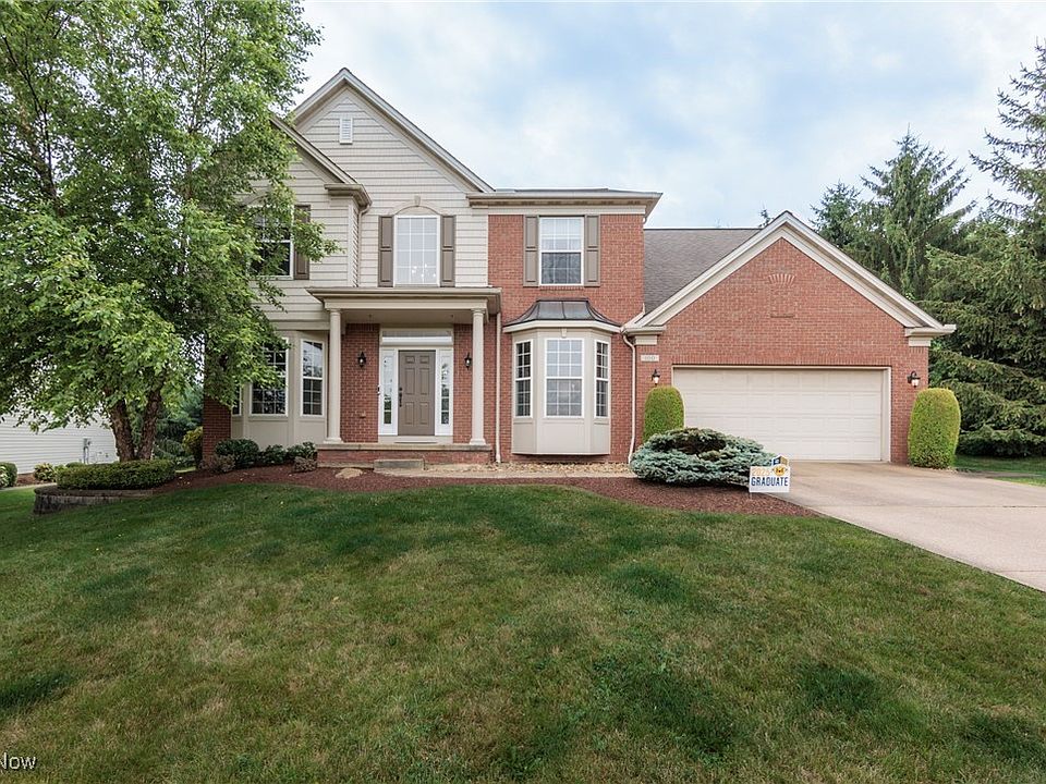 1st image of 100 Hartford Ct
