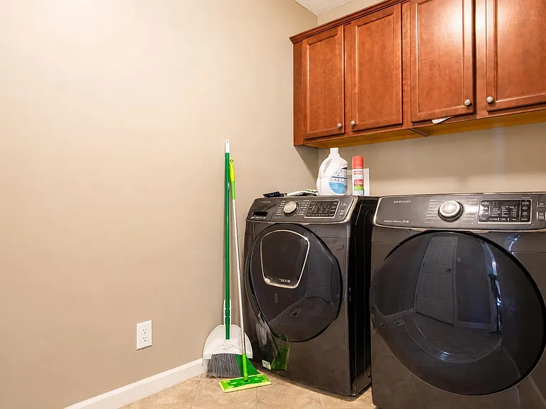 3937 Amethyst Dr — Photo 14