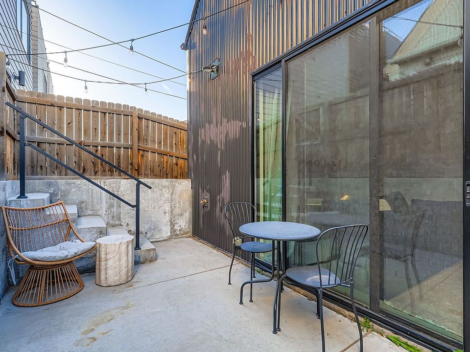 1st image of 3251 Lawrence St #1/2