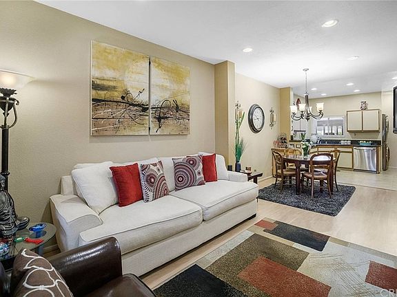 3rd image of 514 N Via Colinas