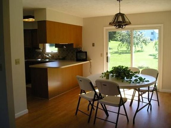 4th image of 10370 Warren Dr