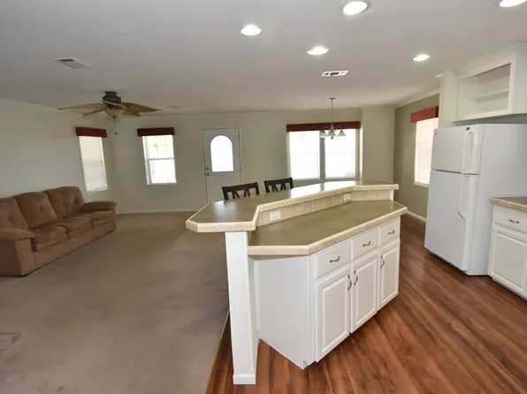 35A Beechwood Ln, Largo, FL 33770