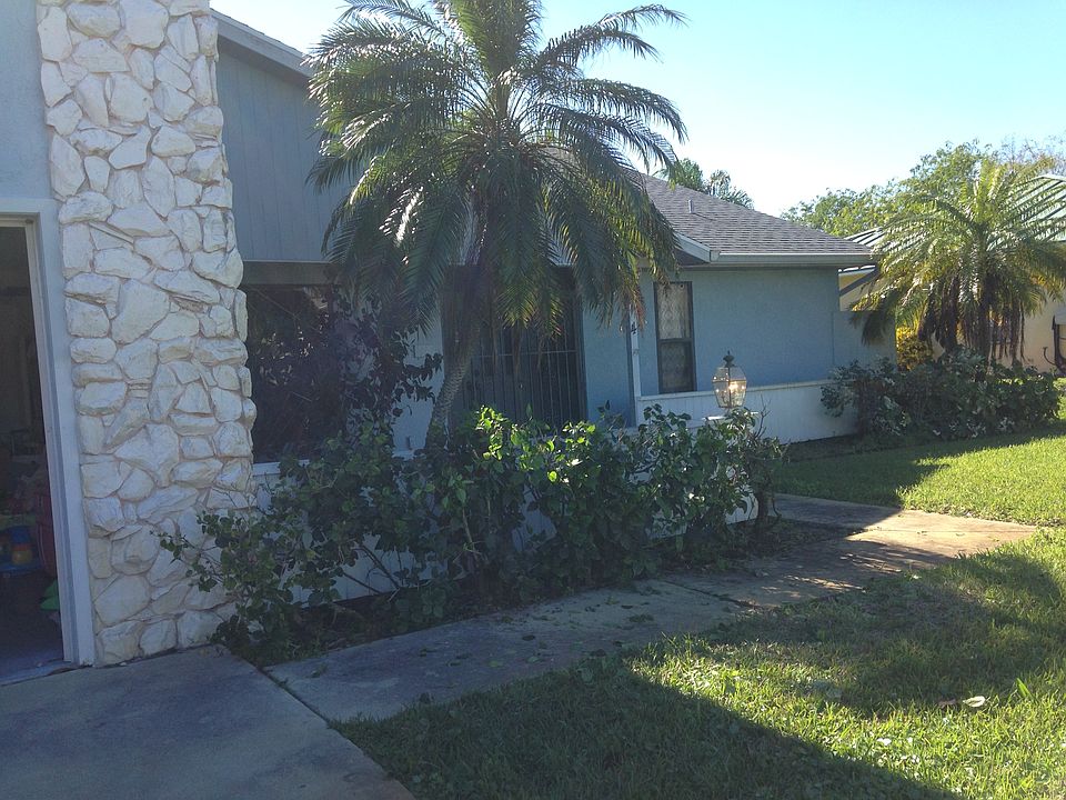1st image of 714 SE Seahouse Dr
