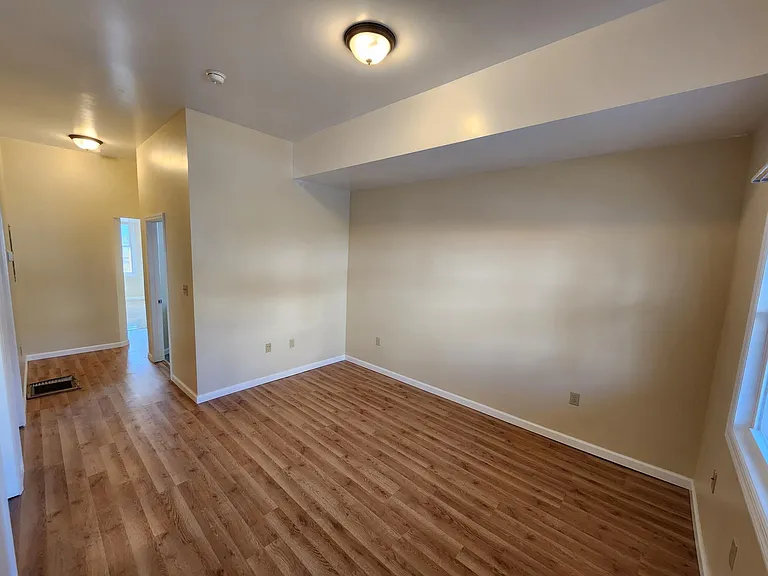 1945 Leishman Ave #1 — Photo 7