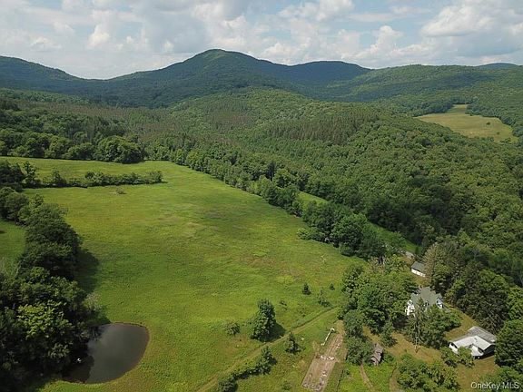 5th image of 109 Mary Smith Hill Road