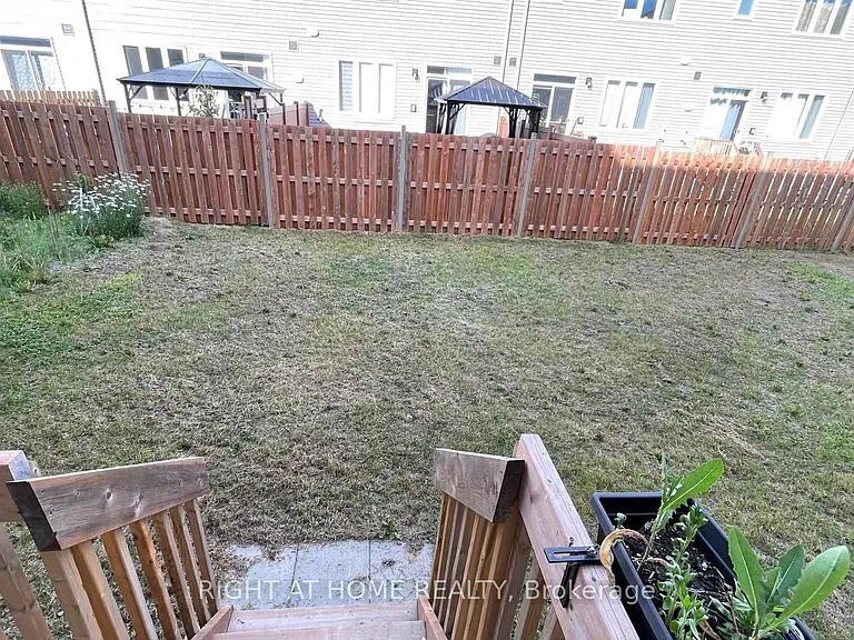 182 Lynn Coulter St — Photo 20