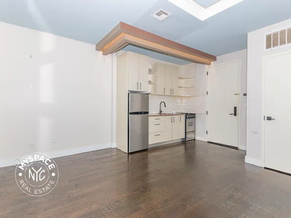 854 Greene Avenue image 1 of 8