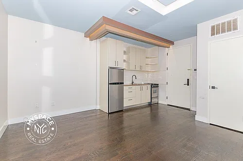 854 Greene Ave #3A Photo 1