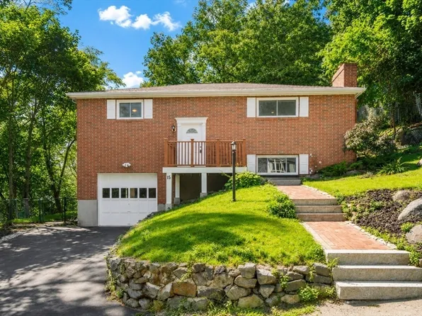 15 Oak Rd, Waltham, MA 02451